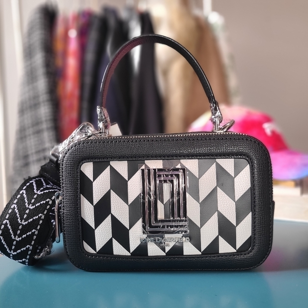 NWT Karl Lagerfeld SIMONE CAMERA BAG